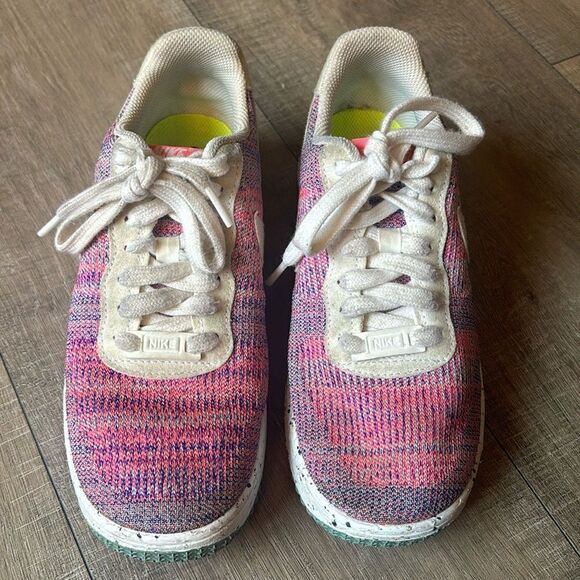 Nike Flyknit Sneakers 7.5 - Picture 3 of 9